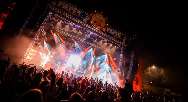 Foto van het podium van Pieperfestival